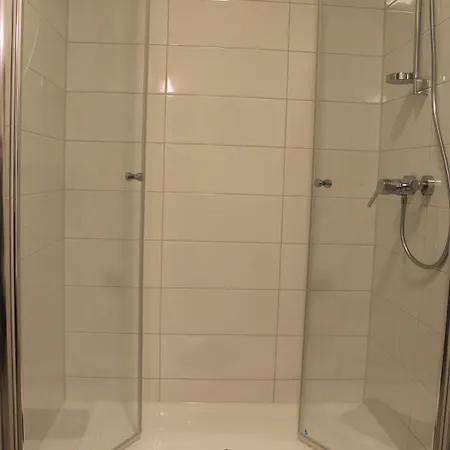 Und Zum Loewen Hotel 3*