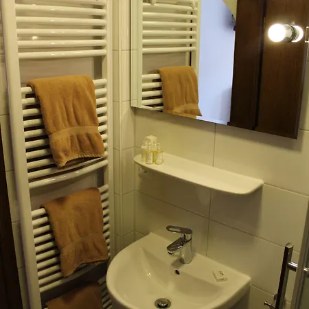 Und Zum Loewen Hotel