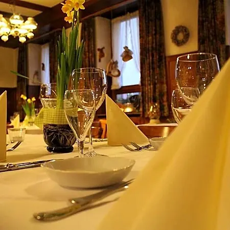 Hotel Und Zum Loewen 3*