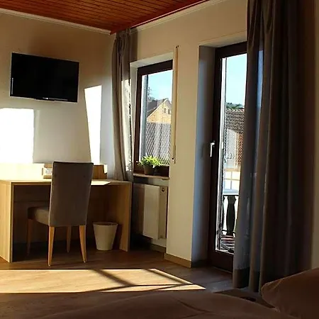 Hotel Und Zum Loewen 3*