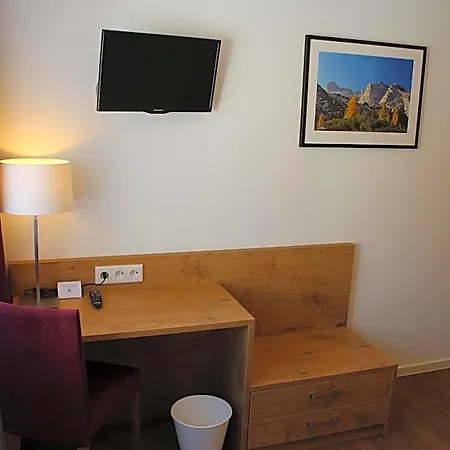 Hotel Und Zum Loewen