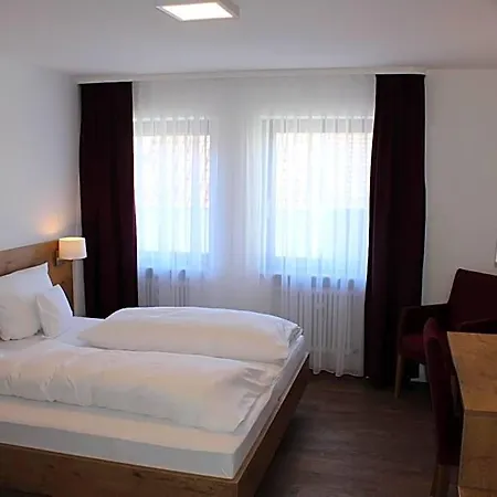 Und Zum Loewen Hotel