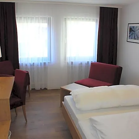 Und Zum Loewen Hotel 3*