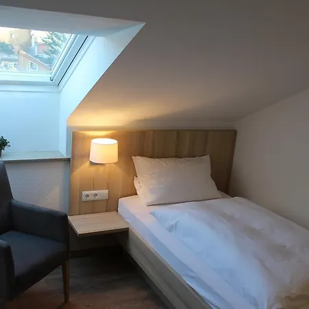 Und Zum Loewen Отель 3*
