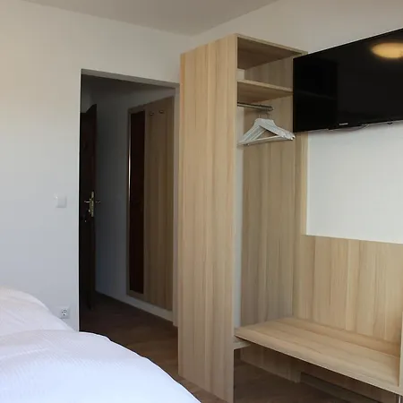 Und Zum Loewen Hotel