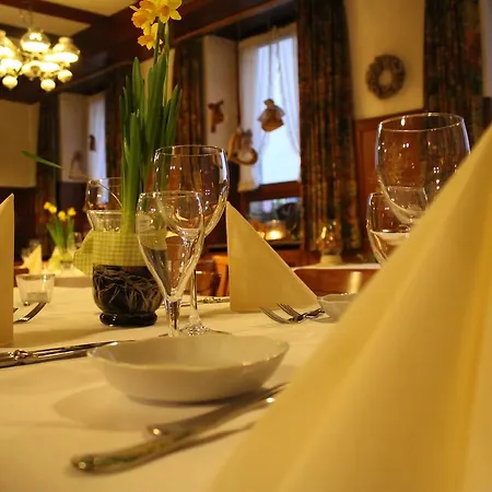 Hotel Und Zum Loewen 3*