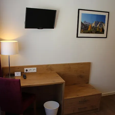 Hotel Und Zum Loewen