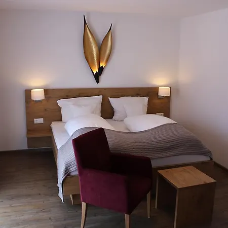 Hotel Und Zum Löwen 3*