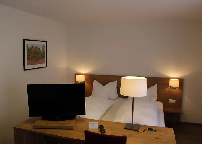 Und Zum Loewen Hirschberg an der Bergstraße