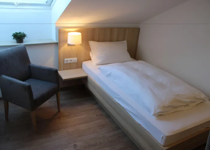 Und Zum Loewen Hirschberg an der Bergstraße