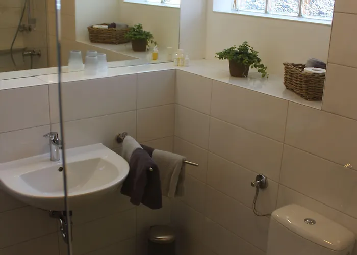 מלון Und Zum Loewen 3*