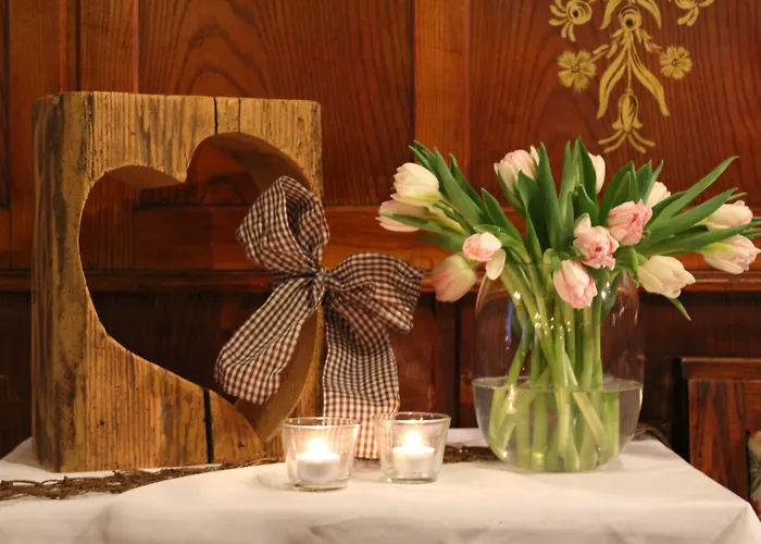 Und Zum Loewen מלון