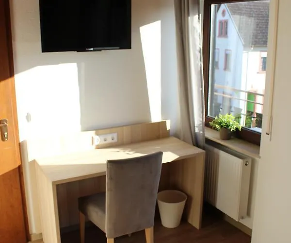 Und Zum Loewen Hirschberg an der Bergstraße