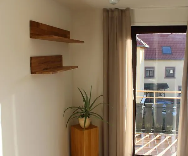 Und Zum Loewen מלון