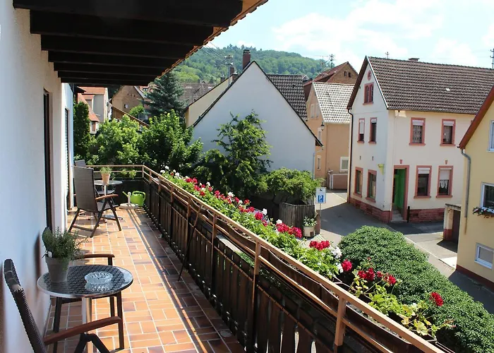 Und Zum Loewen מלון 3*